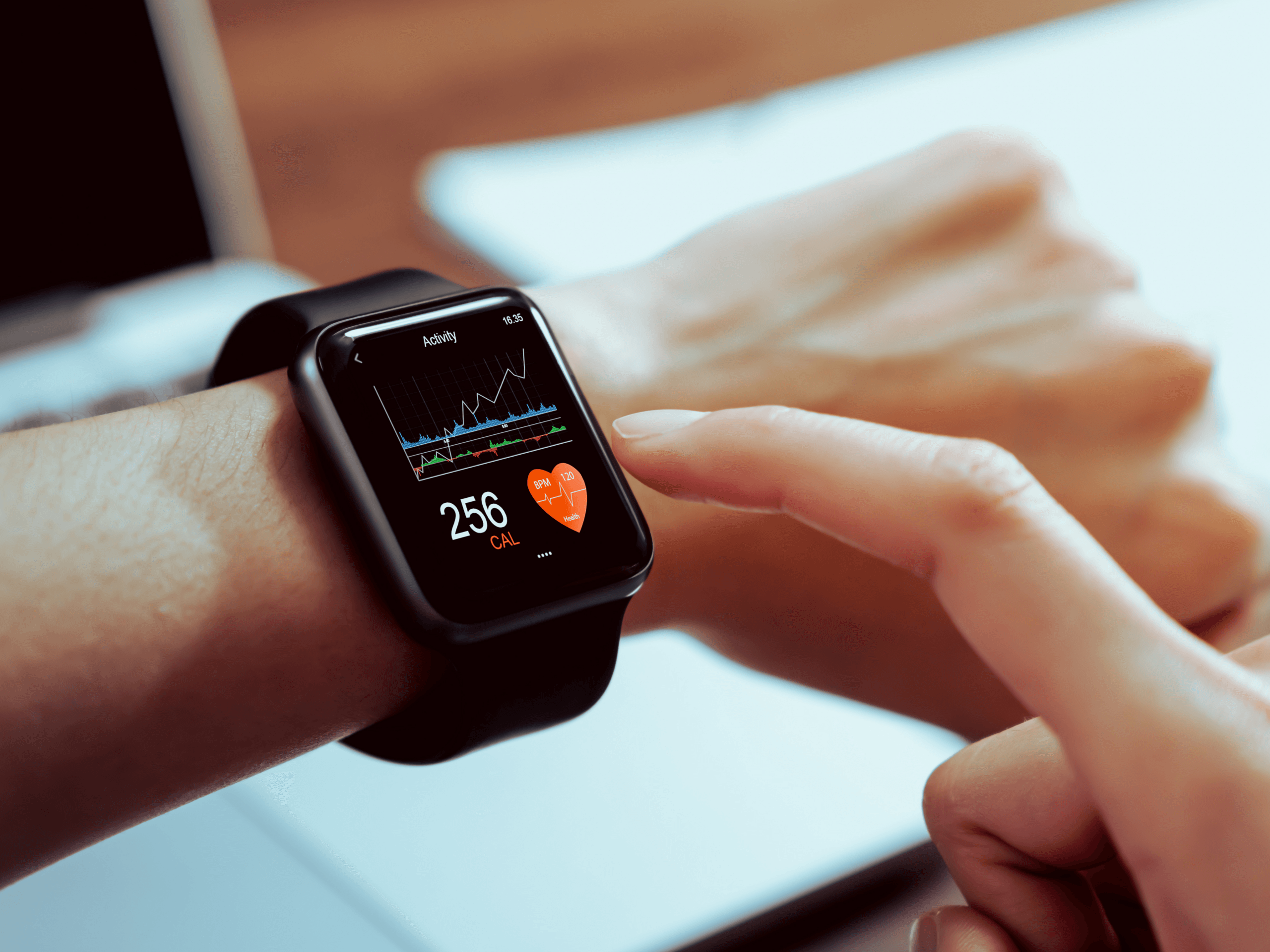 Aplikacja integrująca się z zegarkami typu smartwatch dla branży medyczne